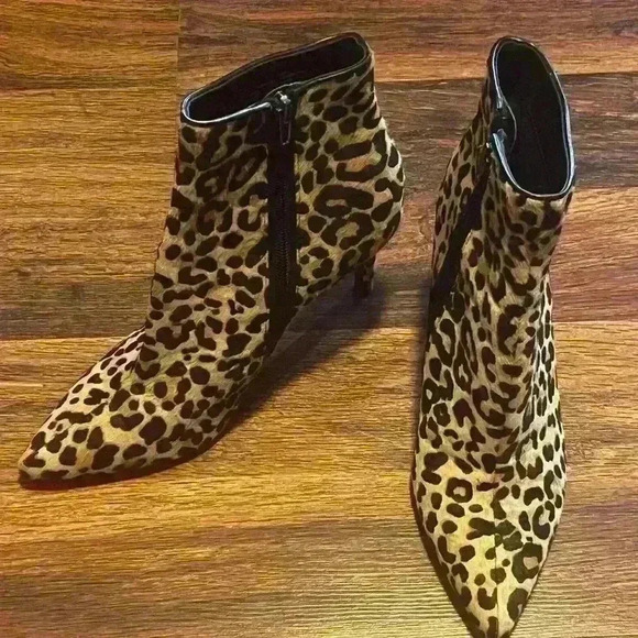 Steve Madden Animal Print Booties Size 7.5 - Picture 2 of 4